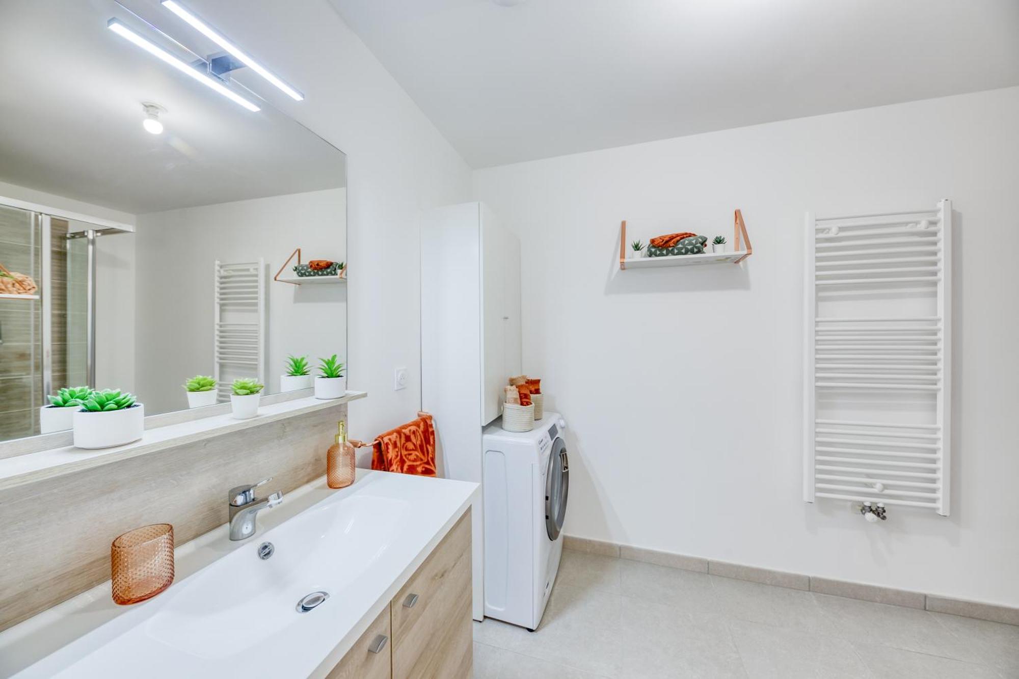 Massy Serenity - 64M2, Terrace, Balcony, Parking Esterno foto