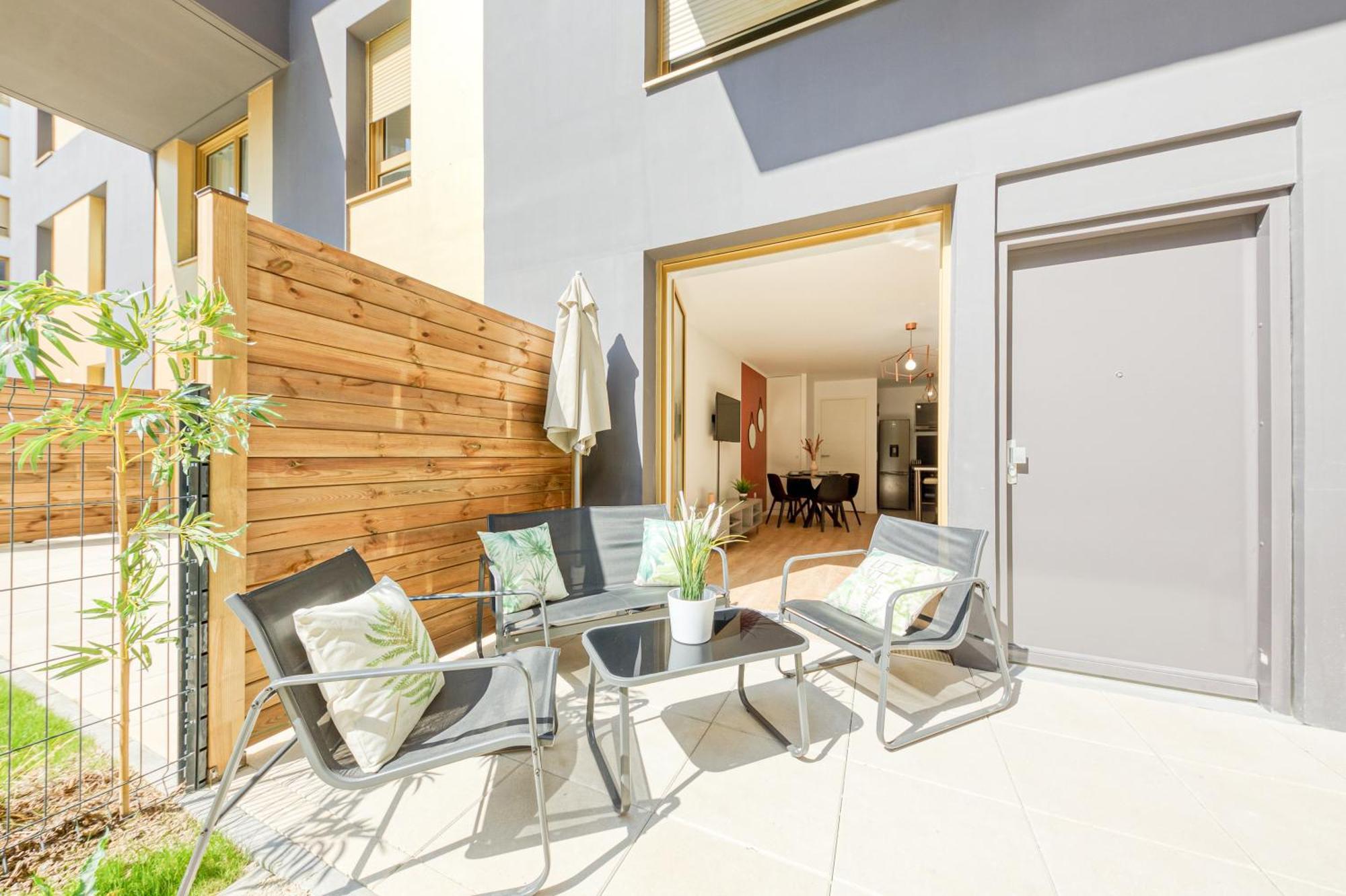 Massy Serenity - 64M2, Terrace, Balcony, Parking Esterno foto