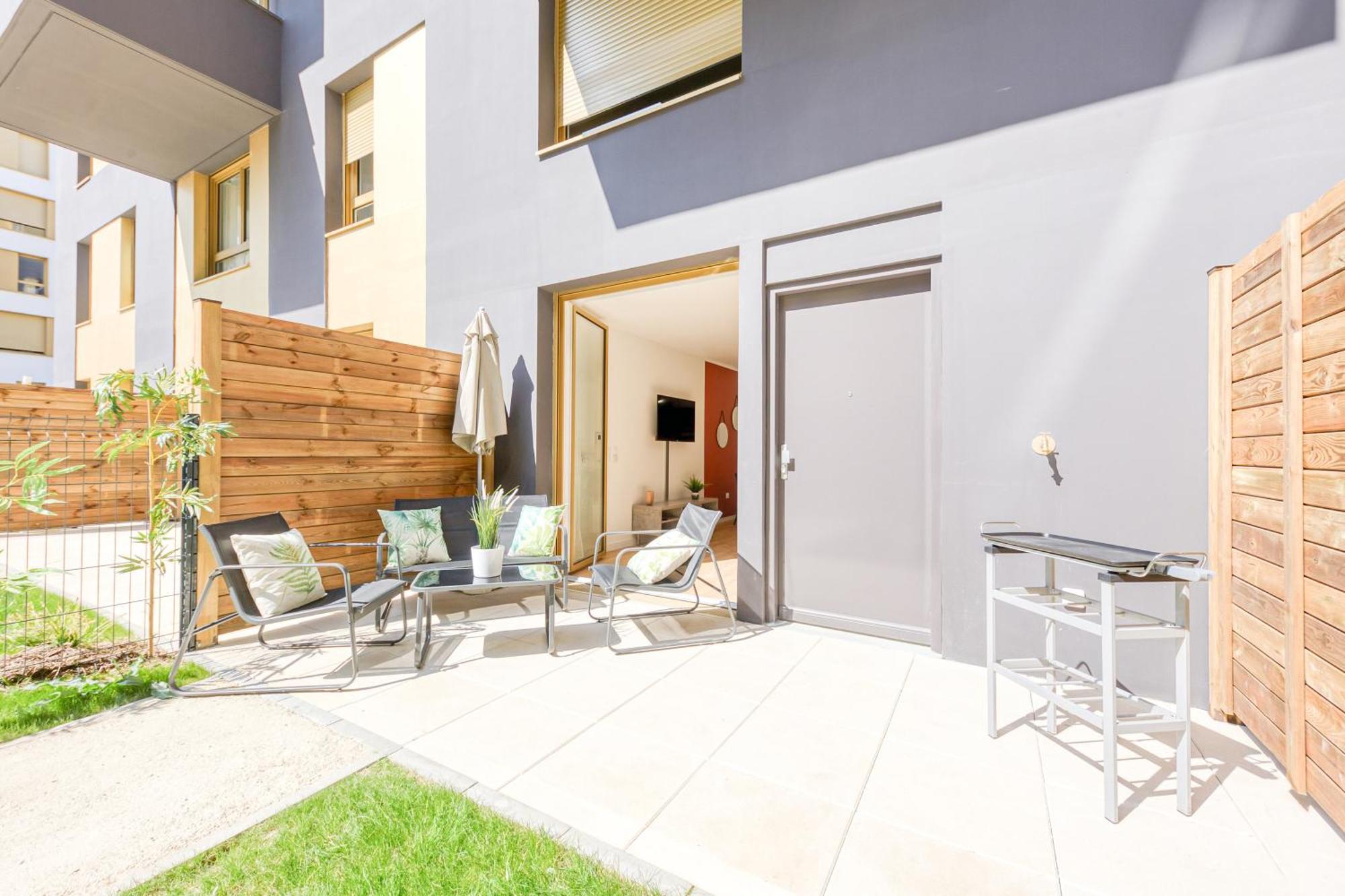Massy Serenity - 64M2, Terrace, Balcony, Parking Esterno foto